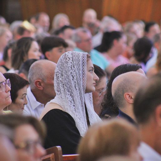 Celebração da Paixão e Morte do Senhor lota Igreja Matriz, em São Miguel do Oeste