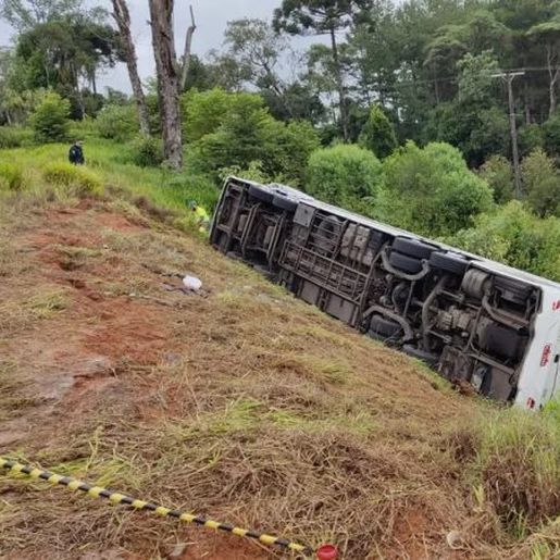 Criança de 3 anos está entre as 7 vítimas de acidente com ônibus na BR-277