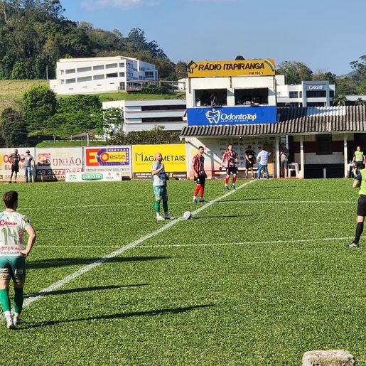 Ouro Verde avança para a final do Estadual de Amadores Fase Oeste