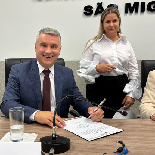 Zanardi e vereadores são empossados em sessão solene da Câmara de São Miguel