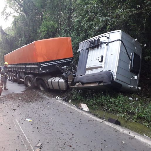 Motorista fica ferido em saída de pista na BR 282