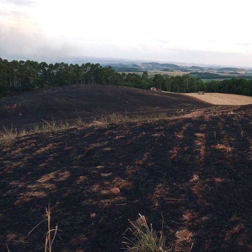 Incêndio atinge cerca de sete hectares no interior de Cunha Porã