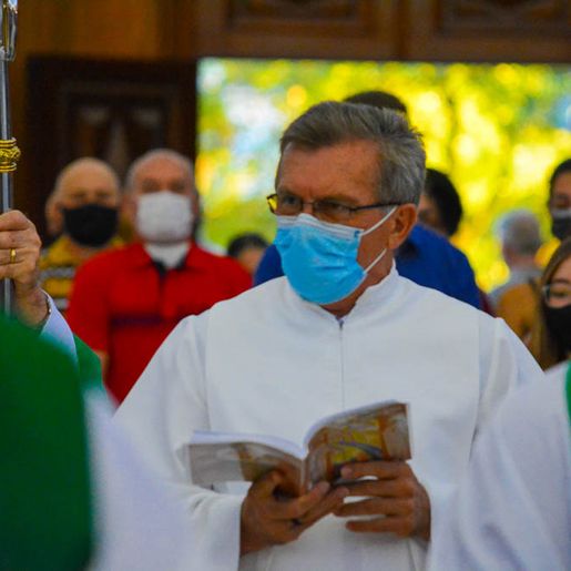 Dom Odelir celebra missa de apresentação de novo pároco de SMOeste