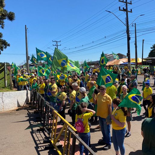 Grupo se mobiliza em frente ao 14º RCMec para ato nesta terça-feira