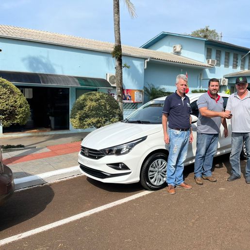 Administração de Iporã do Oeste adquire dois novos veículos