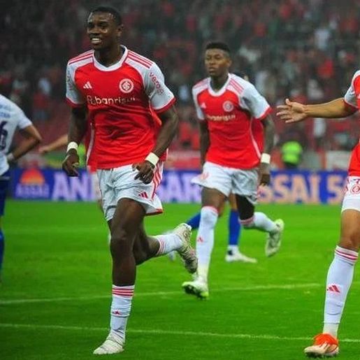Inter bate o Fortaleza no Beira-Rio, embala e alcança 8º lugar no Brasileirão