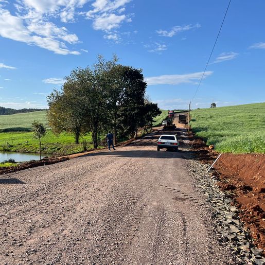 Pavimentação na Linha São Roque entra em nova etapa em Guaraciaba