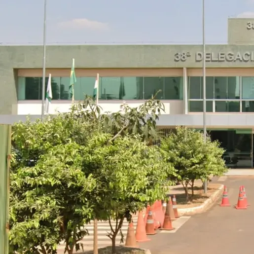 Farmacêutico é preso por lamber glúteo de mulher após injeção