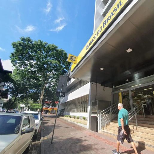 Golpista que enganou mais de 20 idosos em SC para ostentar vida de luxo é preso