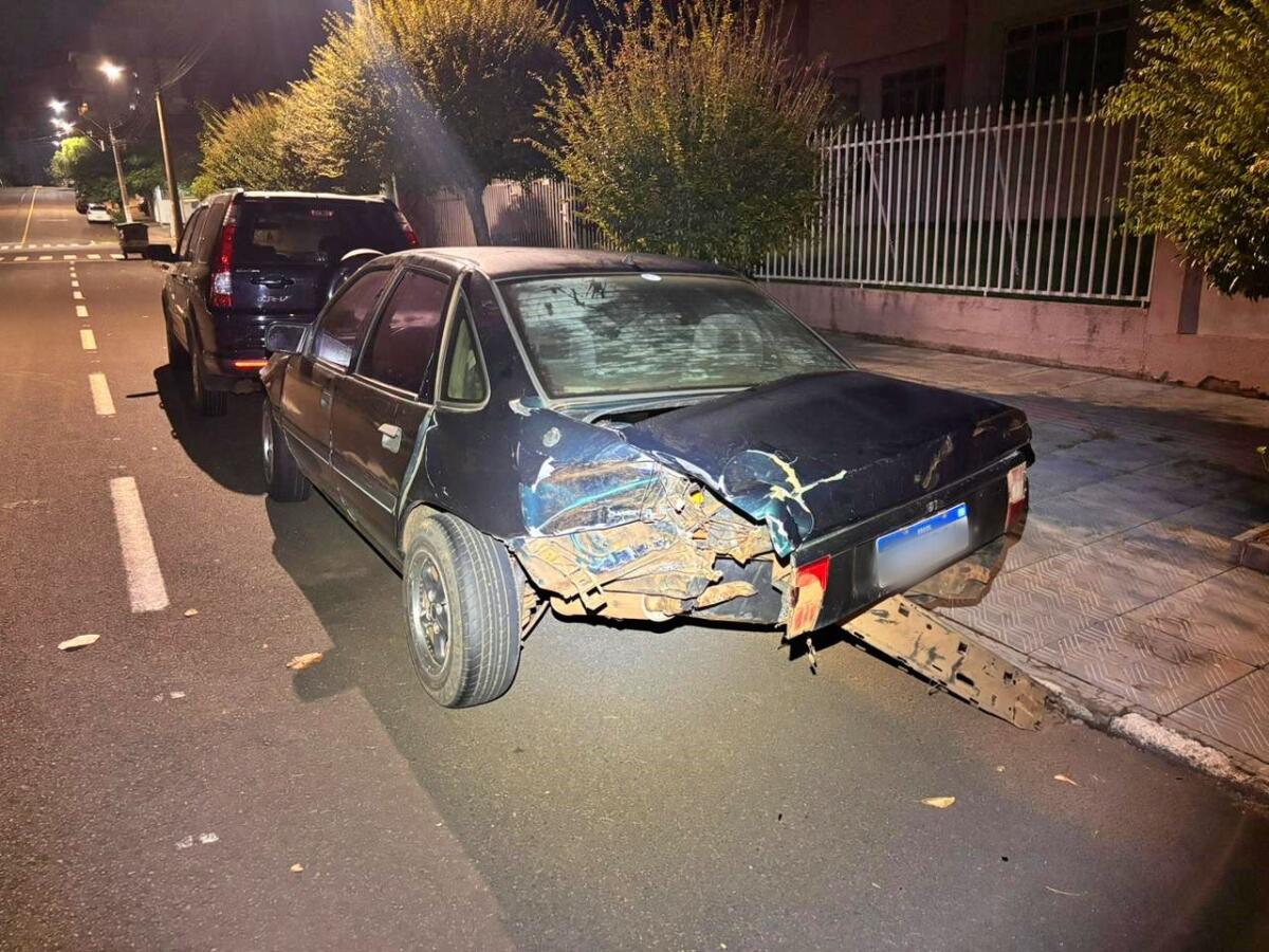 Motorista provoca série de colisões e abandona veículo em São Miguel do Oeste