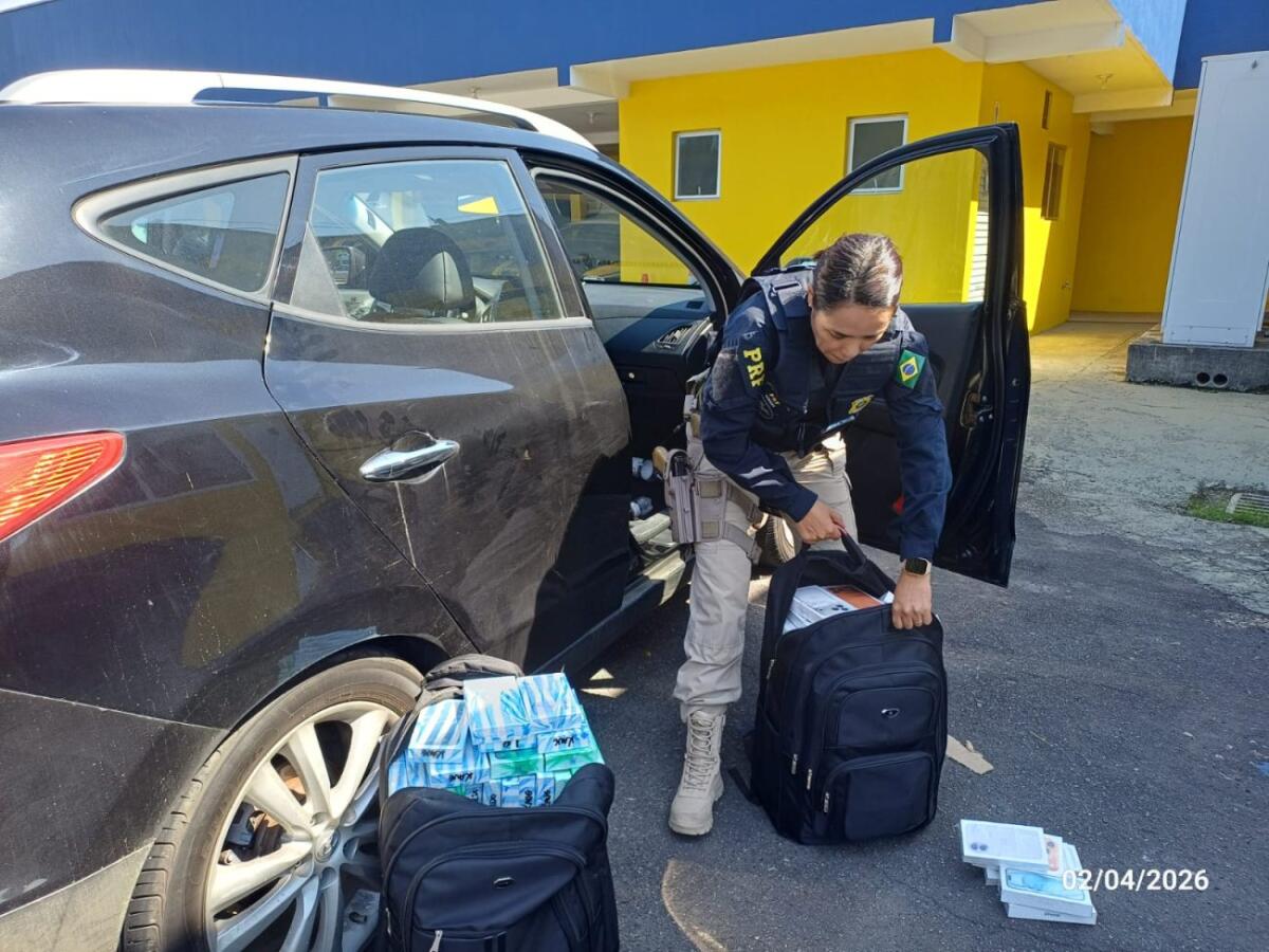 PRF apreende mais de R$ 2 milhões em centenas de iPhone na BR-101