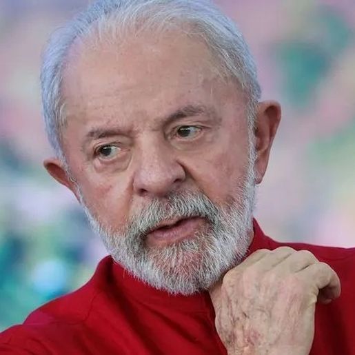 Lula sanciona lei que proíbe uso de ‘todes’ no serviço público do país