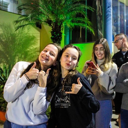 Fãs de “Barbie” formam fila para comprar ingressos no Cine Peperi