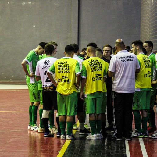 Assumindo a liderança, São Miguel Futsal vence Jardinópolis em casa
