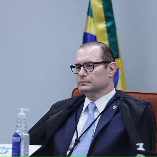 Zanin acata pedido de Moraes, e julgamento de Bolsonaro no STF terá dia extra