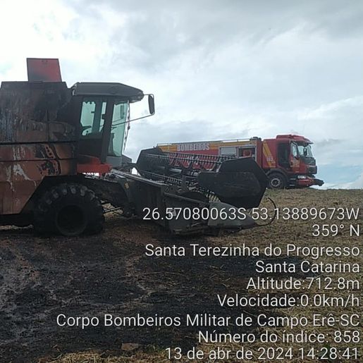 Incêndio em máquina agrícola mobiliza bombeiros