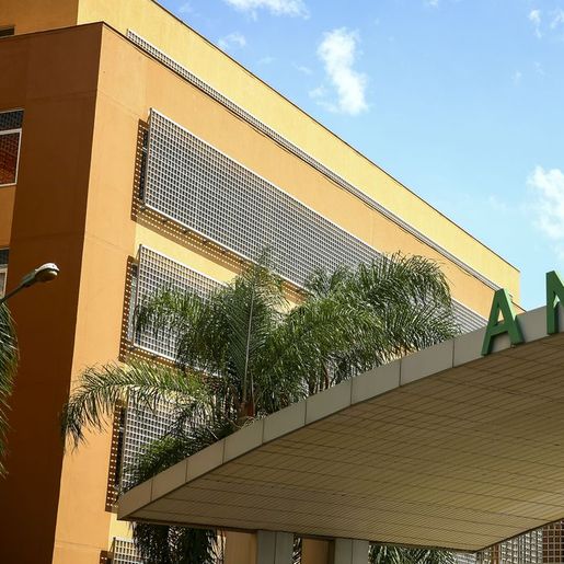 Anvisa suspende autorização de uso de medicamento contra Covid-19