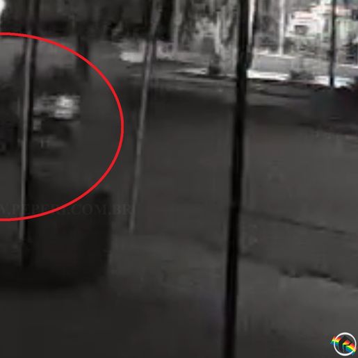 Imagens mostram grave colisão em poste na Willy Barth; vídeo