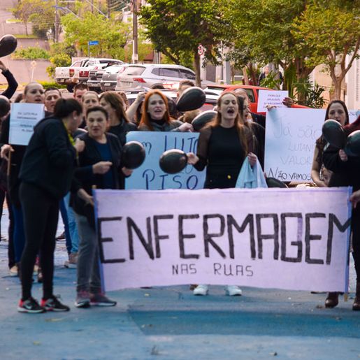 Profissionais da Enfermagem protestam em SMOeste contra suspensão do piso salarial