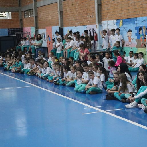 Escola trabalha Dia do Estudante em São José do Cedro