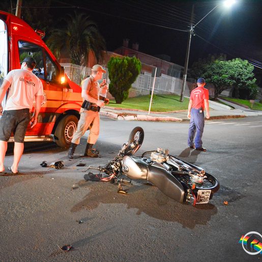 Motociclista fica ferido após colisão com carro em SMOeste