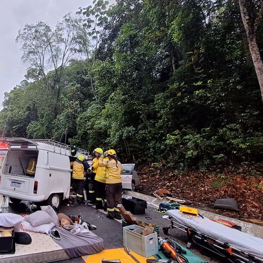 Kombi de Iporã do Oeste se envolve em acidente com morte em Águas Mornas