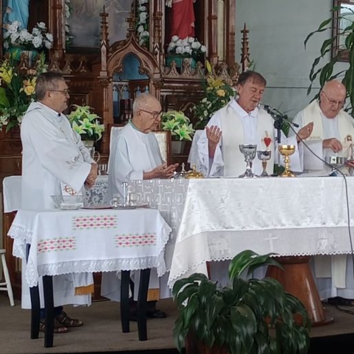 20ª Festa do Reencontro é celebrada por cinco padres