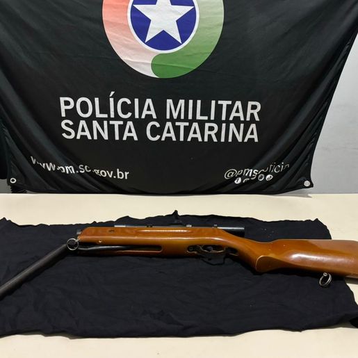 Homem com tornozeleira eletrônica é detido com espingarda adulterada em Guaraciaba