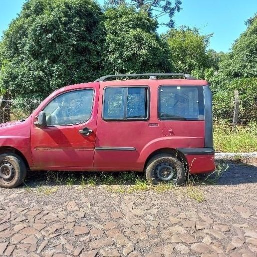 Polícia recolhe carro abandonado em via pública em Descanso
