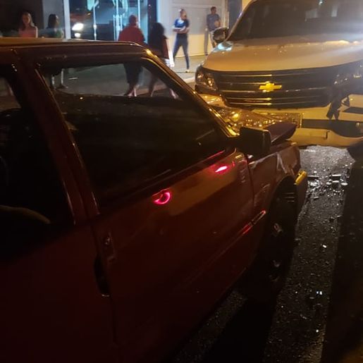 Colisão frontal deixa motorista ferido em São José do Cedro