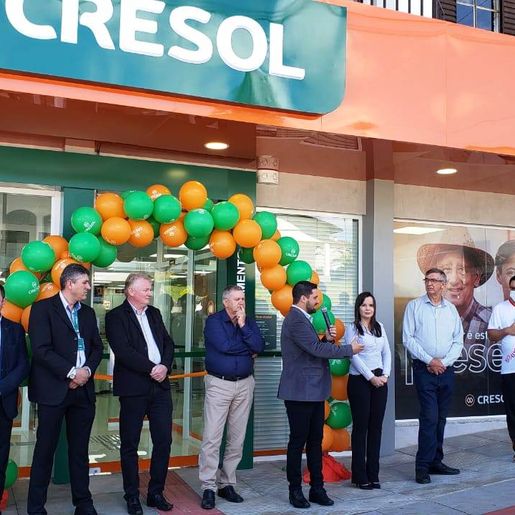 Cresol reinaugura agência em Iporã do Oeste