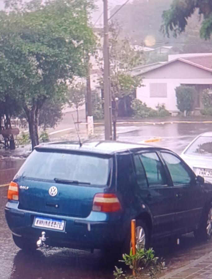 Carro é furtado no Centro de São José do Cedro