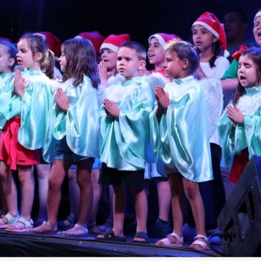 Entrega de cestinhas e brinquedos marca encerramento de festividades natalinas em Campo Erê
