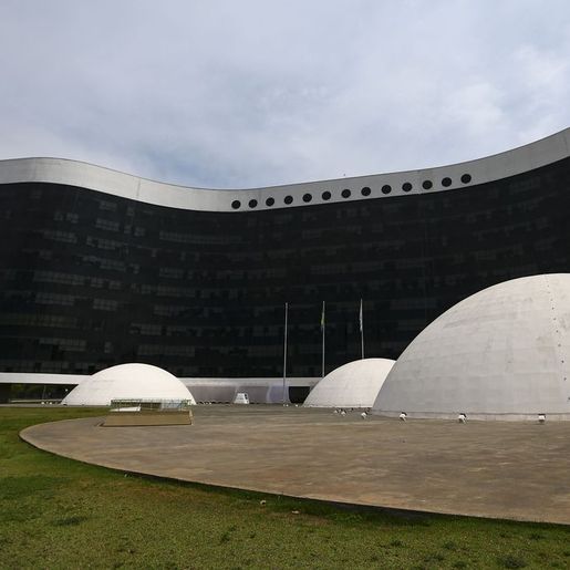 Votação para presidente já se encerrou em 59 países, informa TSE