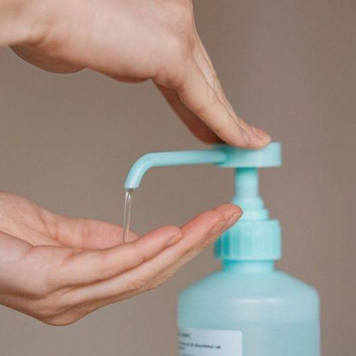 Uso de álcool em gel pede alerta com queimaduras