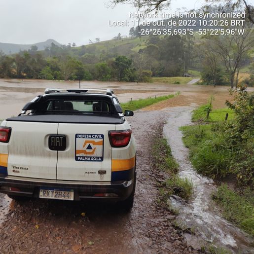 Chuva intensa em Palma Sola causa pontos de alagamento