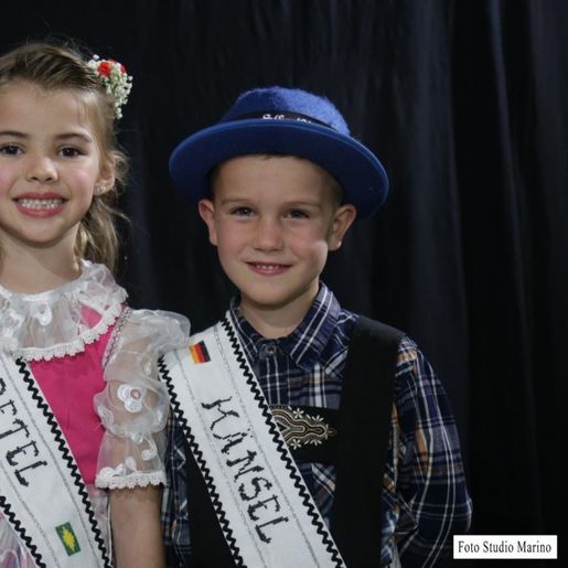 Linha Presidente Becker define o par infantil Hänsel Und Gretel