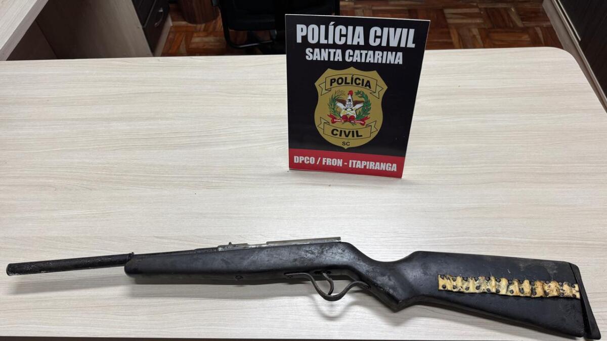 Polícia Civil apreende arma em investigação de tráfico de drogas em Itapiranga