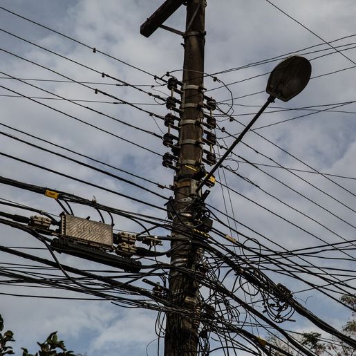 Celesc perde fortuna em SC com “gatos” de energia elétrica