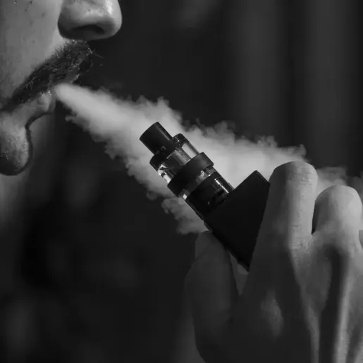 Psicóloga alerta sobre o crescente uso de vapes entre adolescentes em São José do Cedro