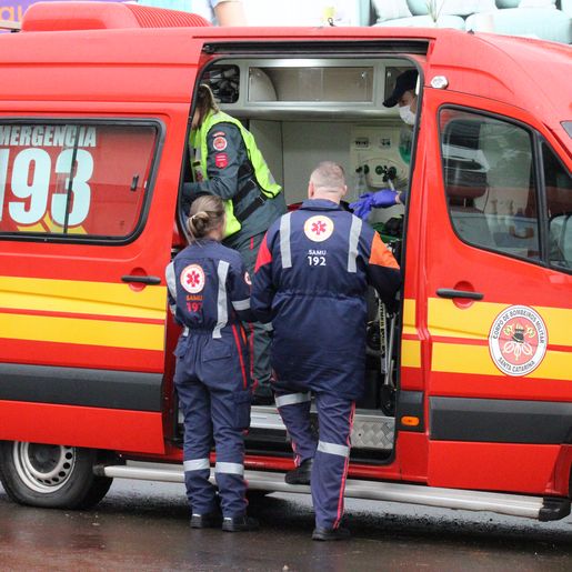 Dois menores são atropelados em avenida de Princesa