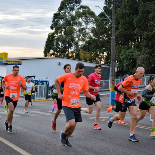 Cerca de 400 atletas participam da primeira Corrida do Fogo em Campo Erê