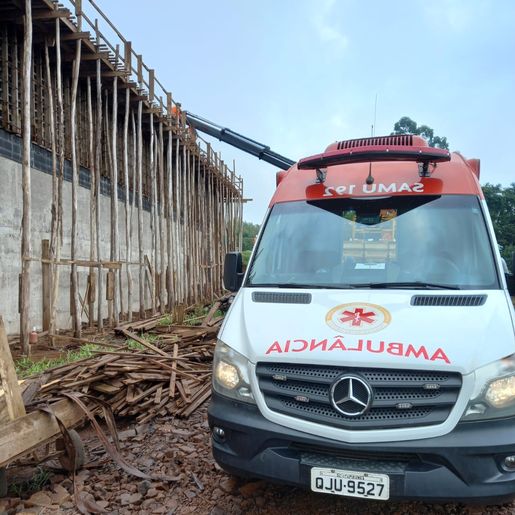 Queda de andaime deixa dois feridos em Itapiranga