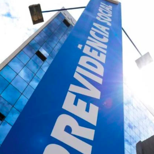 Lula sanciona lei que proíbe descontos automáticos em benefícios do INSS