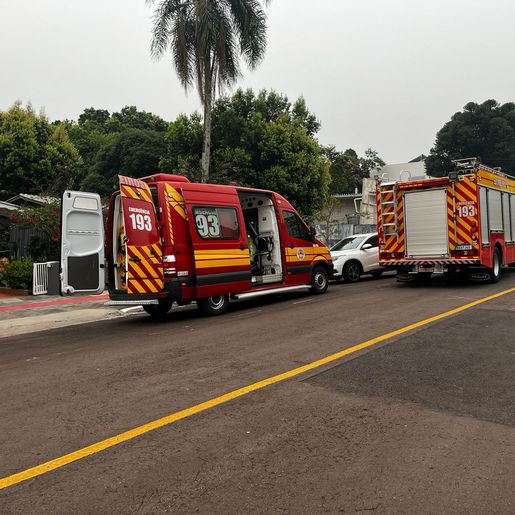 Idosa sofre ferimentos graves na cabeça ao ser agredida em SMOeste