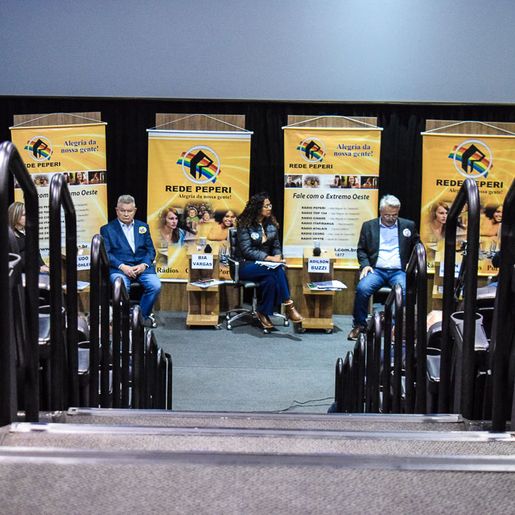 Assista; Sete candidatos a vice-governador participam de último debate do primeiro turno na Peperi