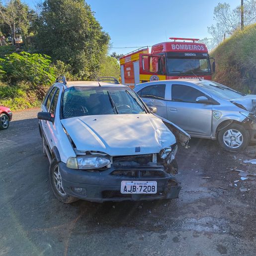 Colisão frontal deixa dois feridos na BR-163 em Guaraciaba