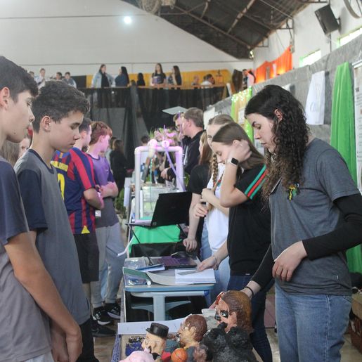 Feira do Conhecimento da CRE de Itapiranga inicia com 36 projetos