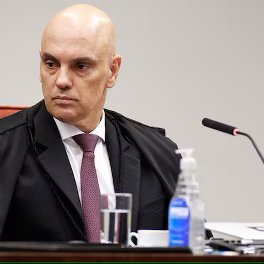 Alexandre de Moraes ordena suspensão imediata do X no Brasil