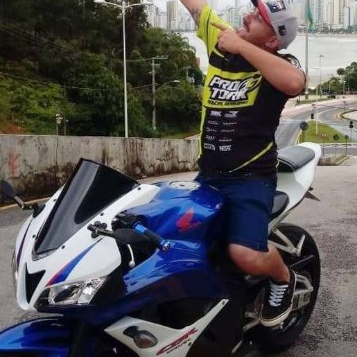 Homem morre ao colidir moto contra carreta na BR-163, em Guarujá do Sul
